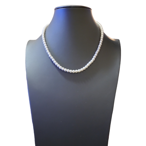 Faux Pearl Beaded Necklace - Picture 2 of 3